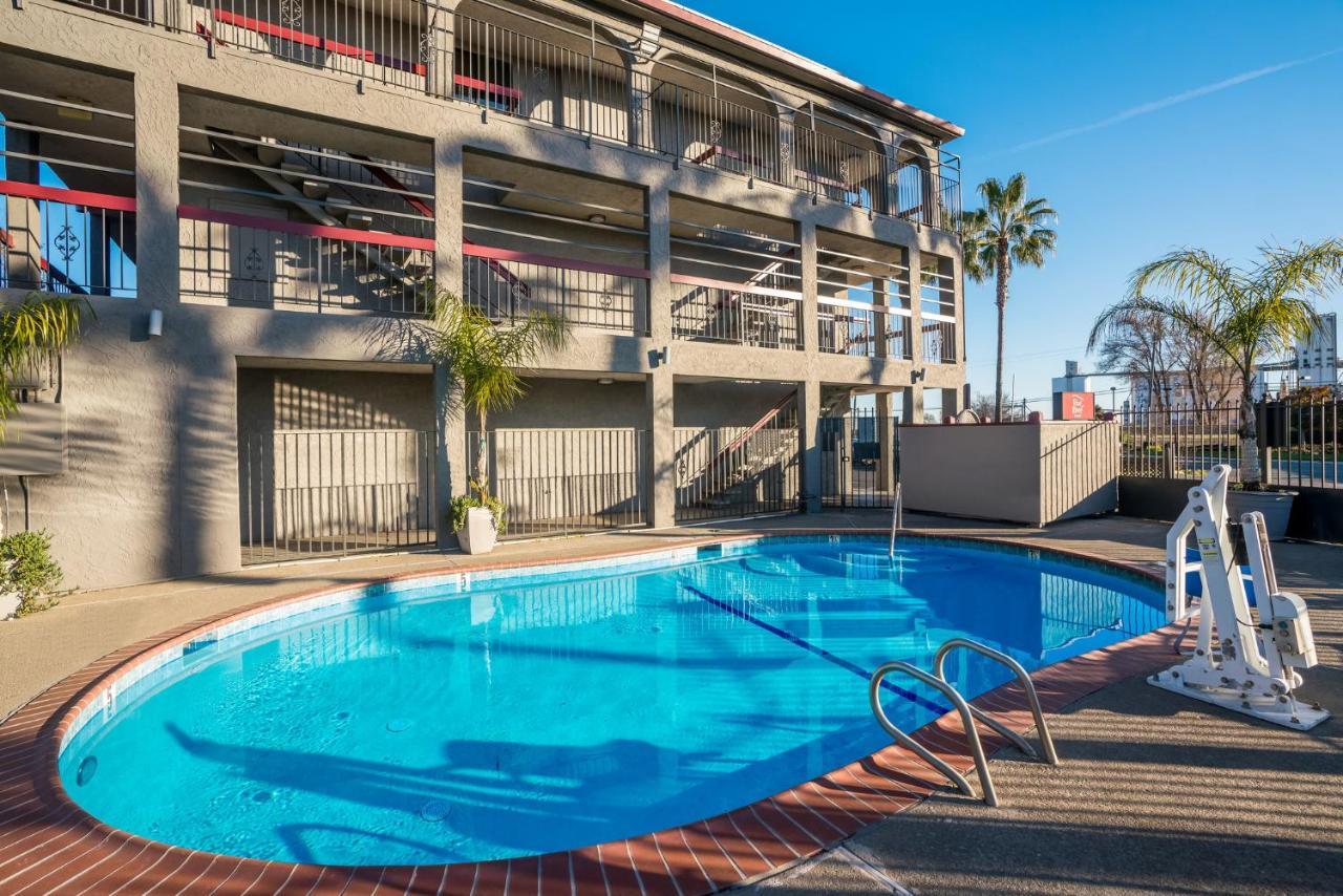 Red Roof Inn Stockton Exterior photo