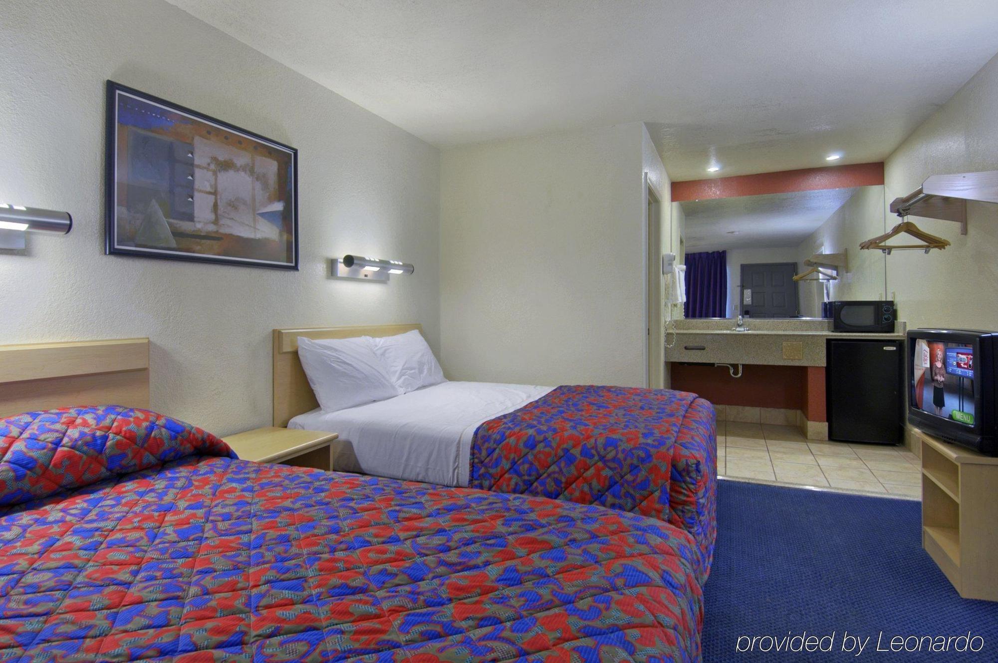 Red Roof Inn Stockton Exterior photo